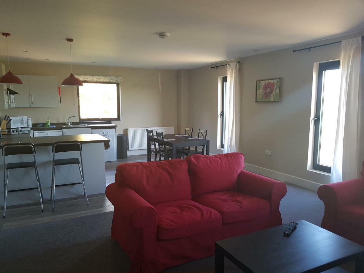 Oak & Hazel, Heath Row Barn Apartment *