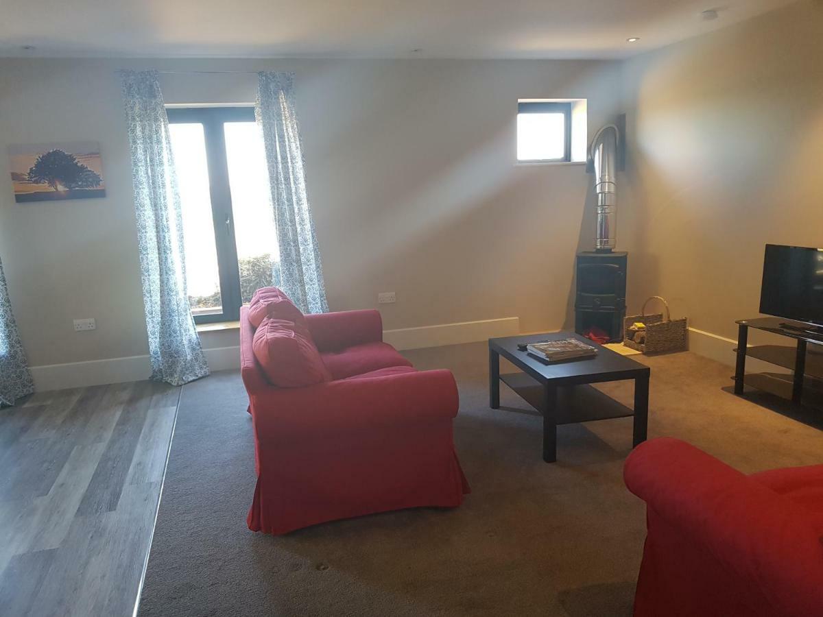 Oak & Hazel, Heath Row Barn Apartment